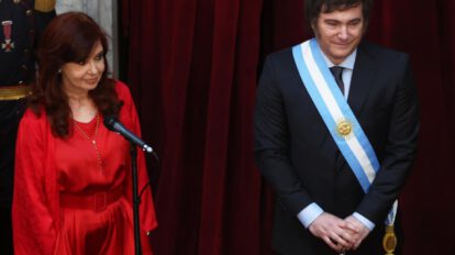 Cristina Fernández llama a la unidad del peronismo tras duro revés electoral frente al partido de Milei
