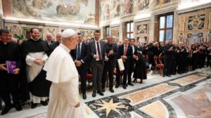 El Papa León XIV insta a universidades católicas a fortalecer la formación integral