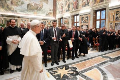 El Papa León XIV insta a universidades católicas a fortalecer la formación integral