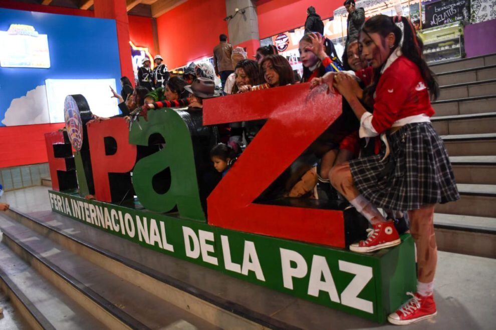 Halloween en la Fipaz con niños disfrazados