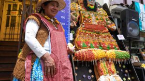Día de Difuntos en Bolivia con altares y t’antawawas
