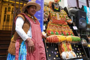 Día de Difuntos en Bolivia con altares y t’antawawas