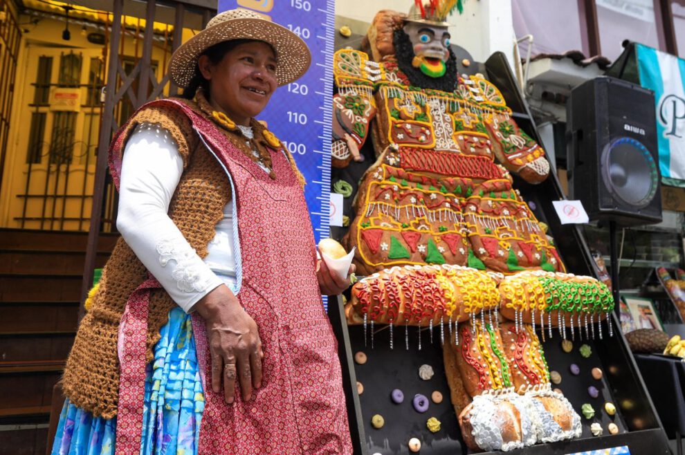 Día de Difuntos en Bolivia con altares y t’antawawas