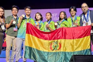 Adolescentes bolivianos logran el tercer lugar en la Olimpiada Mundial de Robótica