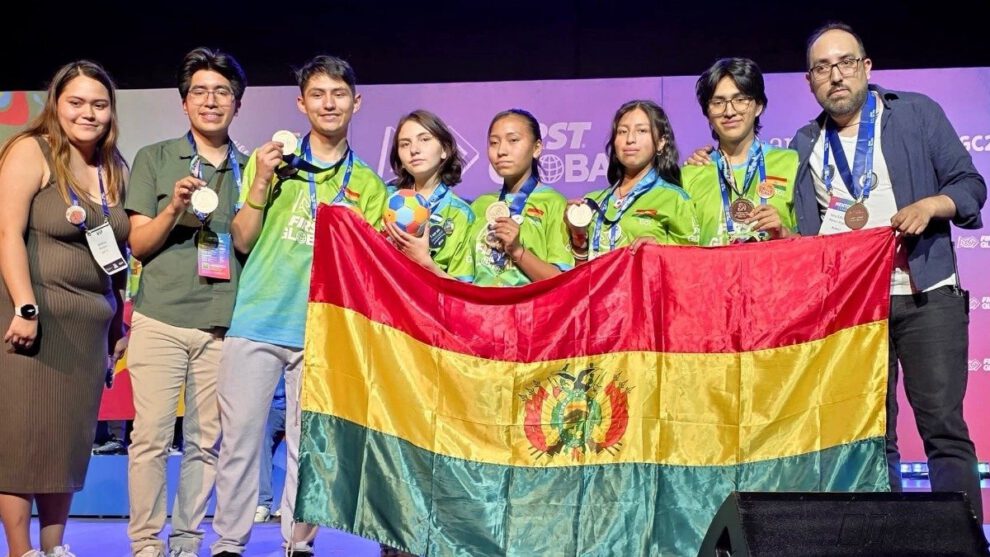 Adolescentes bolivianos logran el tercer lugar en la Olimpiada Mundial de Robótica