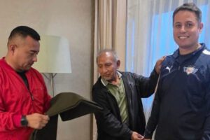 Vicepresidente electo Edmand Lara jurará con el uniforme de gala de la Policía