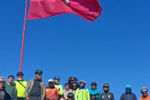 Caravana Sentir Orureño rinde homenaje a la Fundación de Oruro