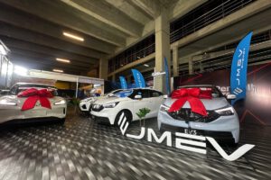 vehículos eléctricos en la Feria Internacional de La Paz