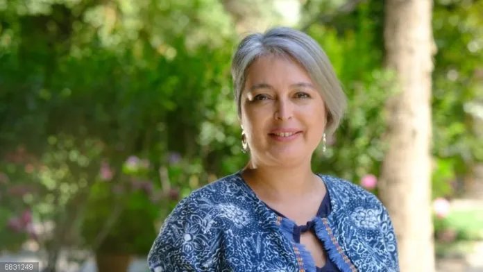Jeannette Jara lidera encuestas en Chile