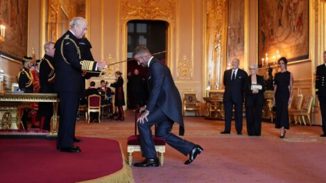 David Beckham nombrado caballero por el rey Carlos III