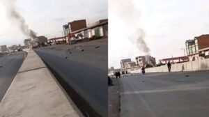 Bloqueo carretera La Paz-Copacabana por conflicto censal
