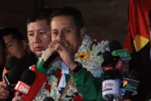 Edmand Lara solicita usar uniforme de la Policía Boliviana