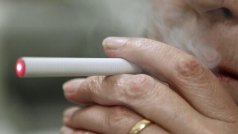 Adicción a la nicotina en adolescentes por cigarrillos electrónicos
