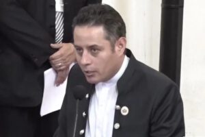 Edmand Lara en su discurso de compromiso de unidad