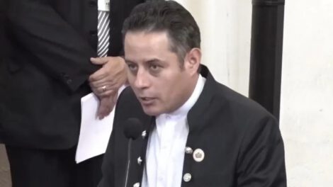 Edmand Lara en su discurso de compromiso de unidad