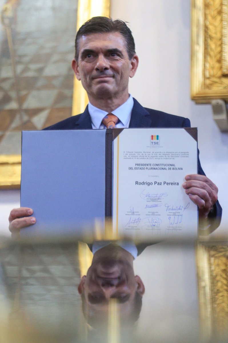 Rodrigo Paz llama a la concertación tras recibir credencial como presidente de Bolivia