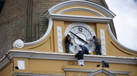 Reloj del Sur en el Congreso