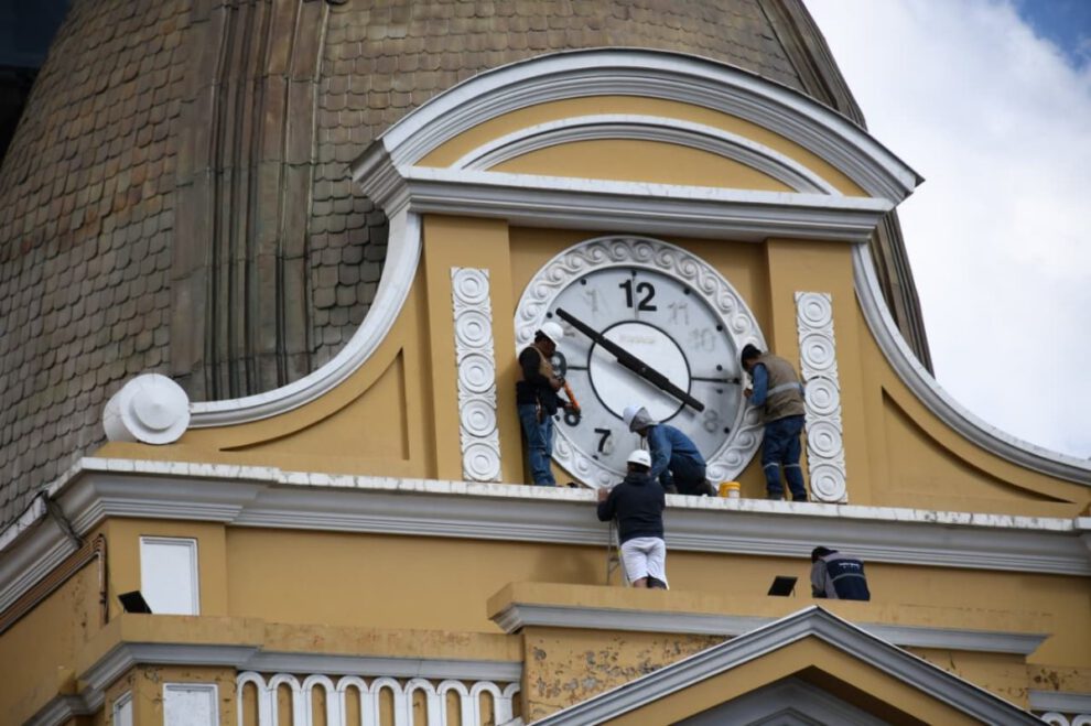 Reloj del Sur en el Congreso
