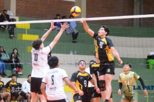 Final del nacional juvenil de voleibol entre La Paz y Cochabamba