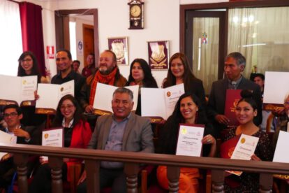 Reconocimiento a personalidades culturales en Oruro