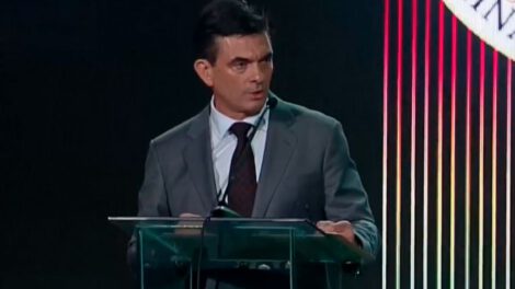 Rodrigo Paz advierte sobre procesos penales por obstaculización en la llegada de combustibles