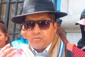 Campesinos de La Paz exigen ministerios al Presidente electo Rodrigo Paz
