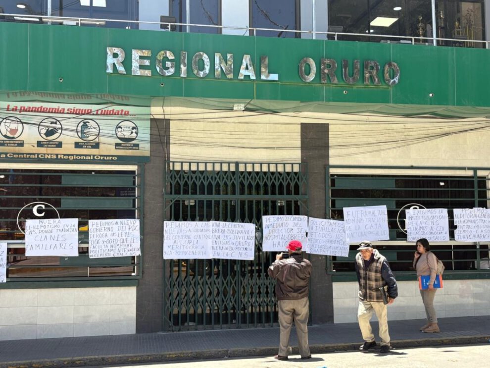 Jubilados exigen cambios en la Caja Nacional de Salud