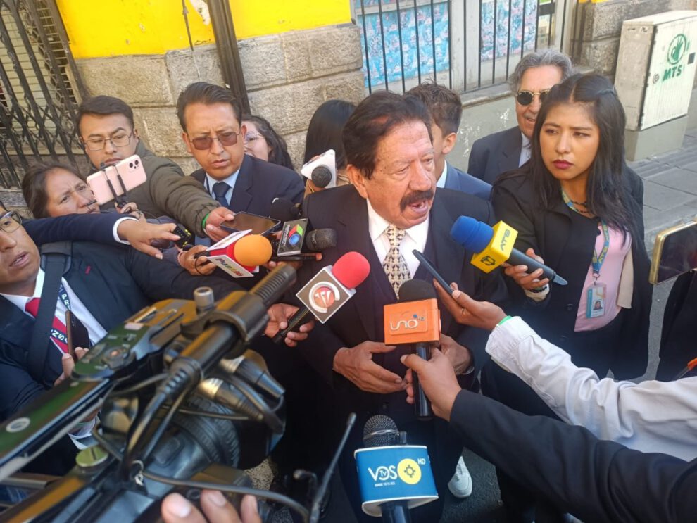 El exsenador Óscar Eid apoya a Rodrigo Paz como el presidente que Bolivia necesita