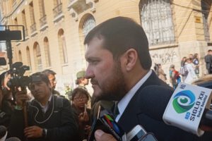 Stello Cochamanidis enfatiza la seguridad jurídica y la descentralización del poder