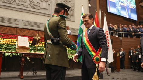 Posesión de Paz y Lara en Bolivia