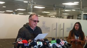 Diputado Alarcón exige lista de autoridades salientes bajo arraigo