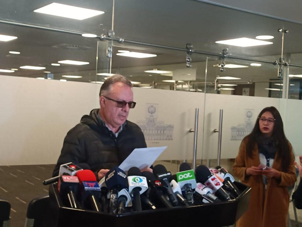 Diputado Alarcón exige lista de autoridades salientes bajo arraigo