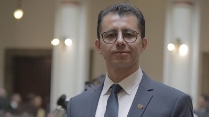Freddy Vidovic defendido por Edmand Lara en controversia