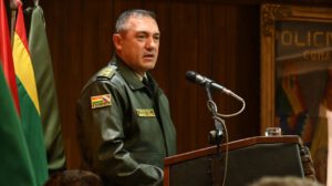 Augusto Russo defiende su cargo en la Policía Boliviana