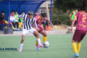 Oruro Royal Club y Sportivo Euqueño empatan en emocionante partido