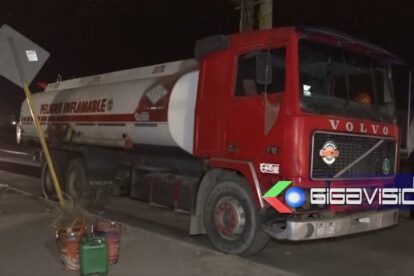 trasvase ilegal de diésel en El Alto