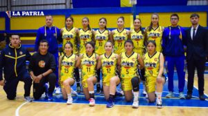 El equipo de Carl A-Z que participa en la Liga Boliviana de Básquetbol Femenino