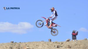 Dylan Mamani motociclismo en la prueba departamental en Capachos