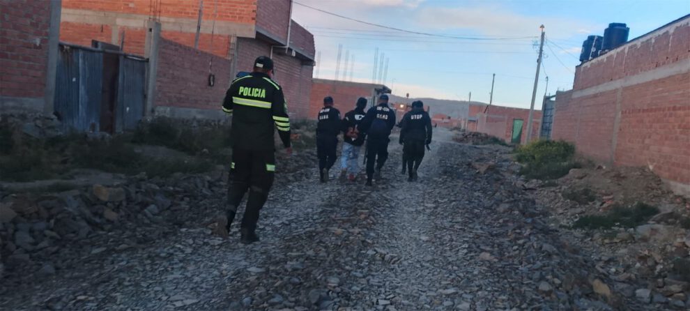 Intervención policial en evento de runa tinku en Oruro