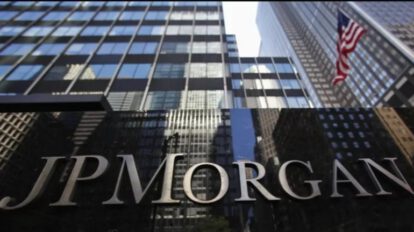 Riesgo país desciende y dólar paralelo se estabiliza