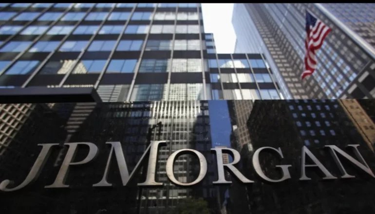 Riesgo país desciende y dólar paralelo se estabiliza