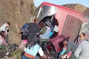 Vuelco de bus en Pongo con heridos evacuados