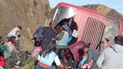 Vuelco de bus en Pongo con heridos evacuados