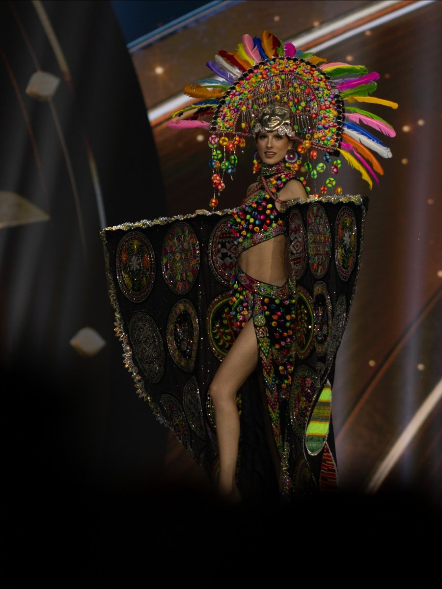 Yessica Hausermann en la pasarela de Miss Universo 2025