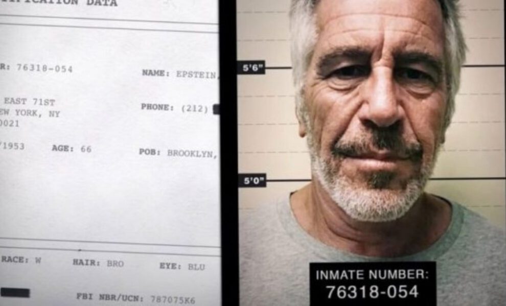 Donald Trump firma ley para publicar archivos de Jeffrey Epstein