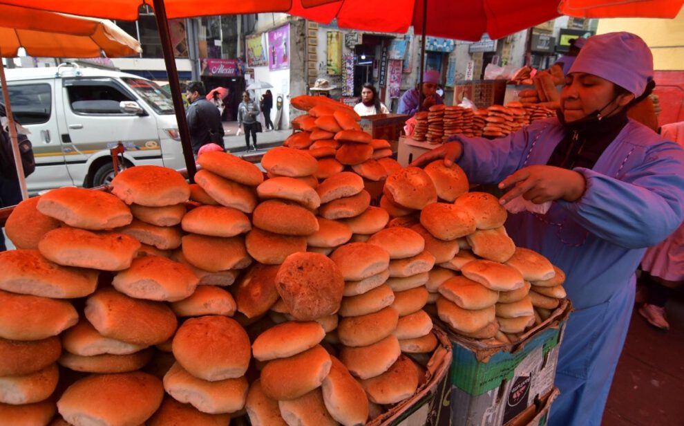 Precio del pan garantizado por acuerdo entre Gobierno y panificadores