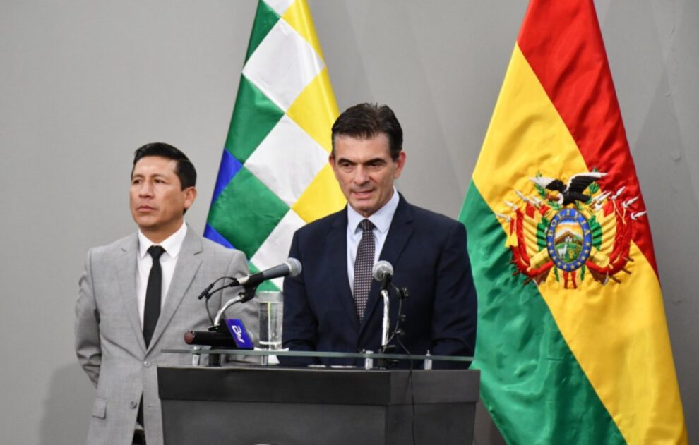 Ley del Régimen Excepcional y Transitorio promulgada por el Presidente Rodrigo Paz