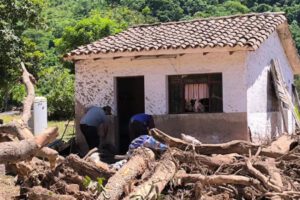 Samaipata riada y búsqueda de dos mujeres desaparecidas