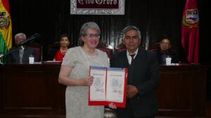 El matutino LA PATRIA recibió un reconocimiento por su contribución documental y su apoyo a la preservación de la memoria orureña