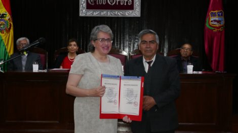 El matutino LA PATRIA recibió un reconocimiento por su contribución documental y su apoyo a la preservación de la memoria orureña